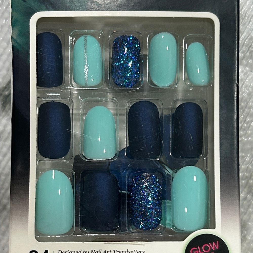 NEW Limited Edition Glow in the dark Blue Glue On Nails